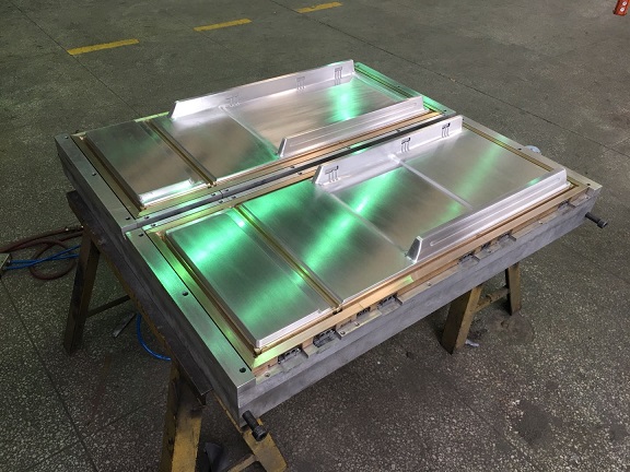 2 Cavities thermoforming mold for the door inner-l